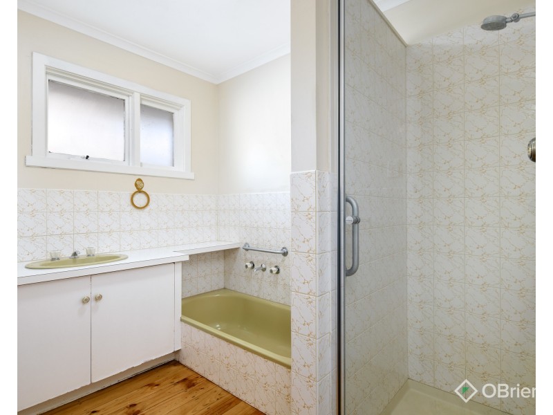 6 Russell Street, Drouin VIC 3818