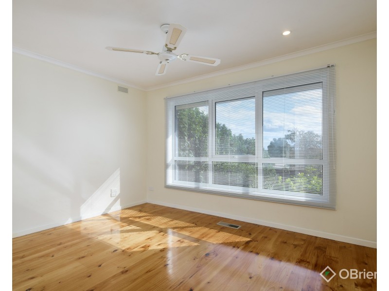 6 Russell Street, Drouin VIC 3818