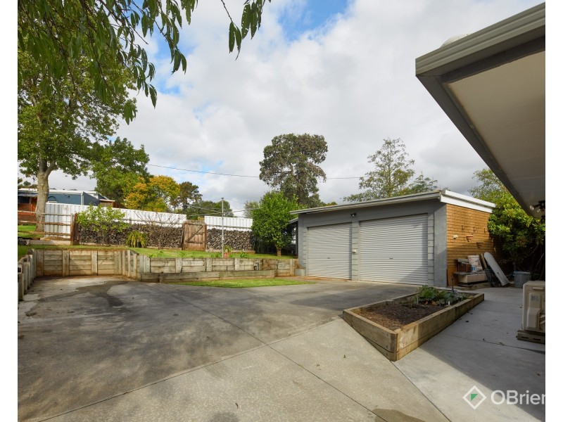 6 Russell Street, Drouin VIC 3818