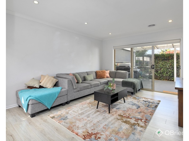 4 Rivendale Crescent, Drouin VIC 3818