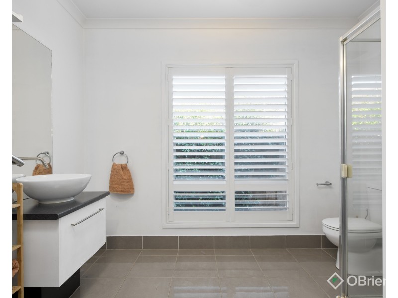 4 Rivendale Crescent, Drouin VIC 3818