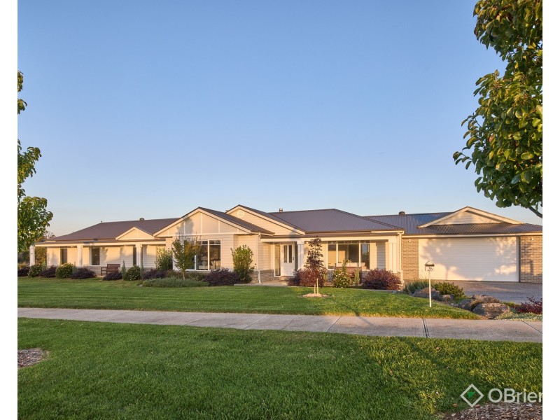 26 Kingston Heath Drive, Drouin VIC 3818