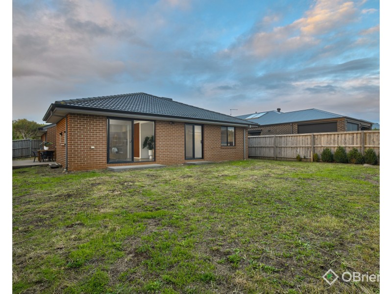 21 Streeton Drive, Warragul VIC 3820