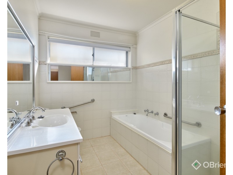 18 Rangeview Street, Warragul VIC 3820