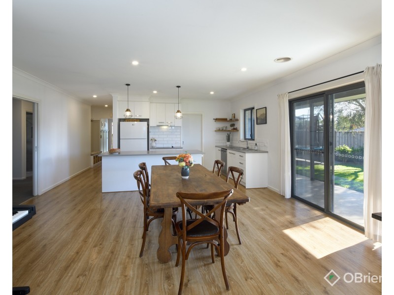 6 Bluestone Court, Warragul VIC 3820