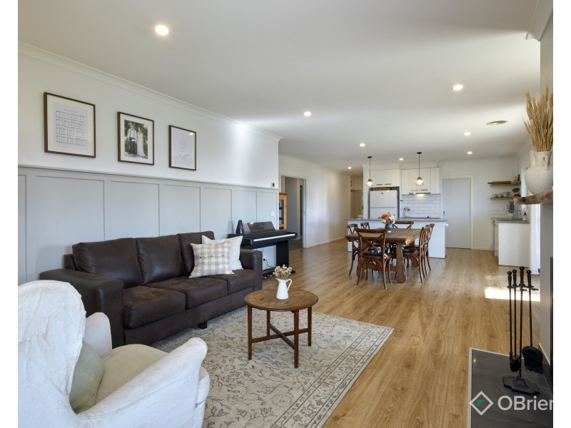 6 Bluestone Court, Warragul VIC 3820