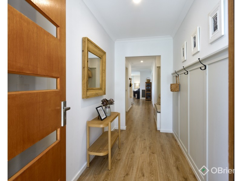 6 Bluestone Court, Warragul VIC 3820