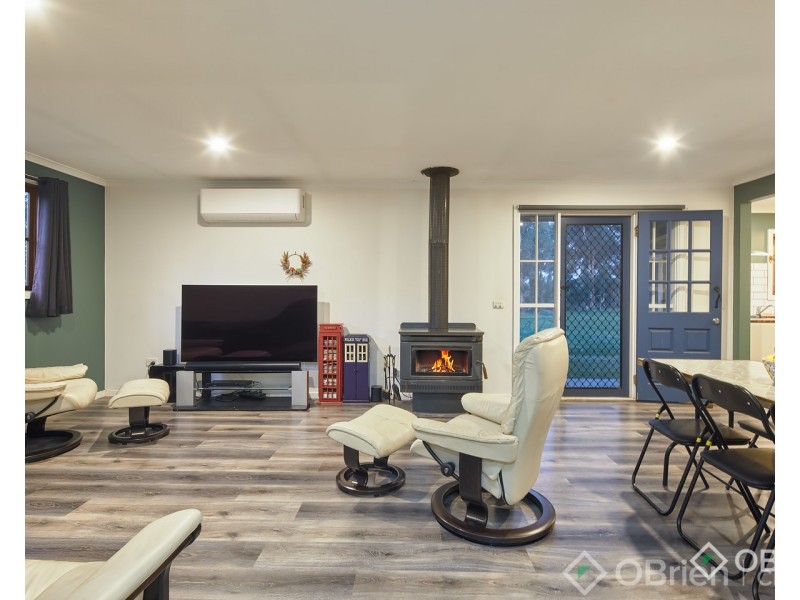 2675 Willow Grove Road, Hill End VIC 3825