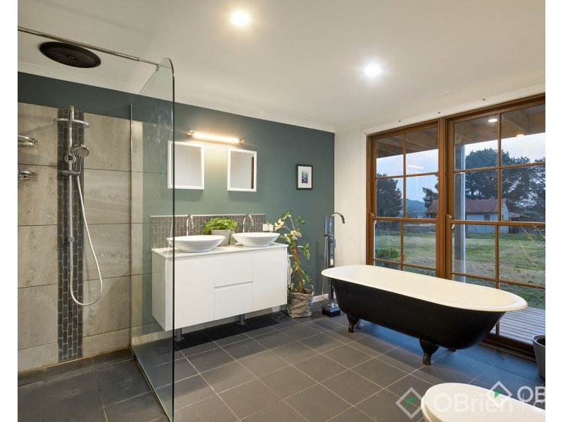 2675 Willow Grove Road, Hill End VIC 3825