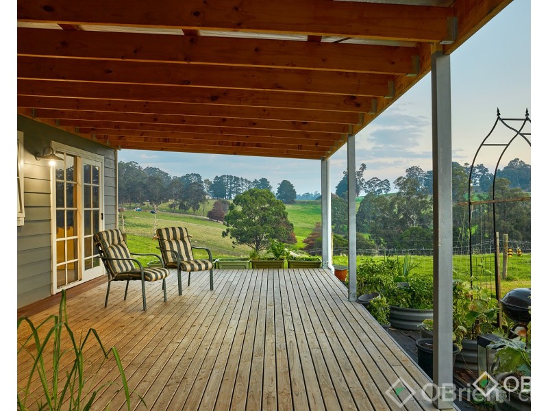 2675 Willow Grove Road, Hill End VIC 3825