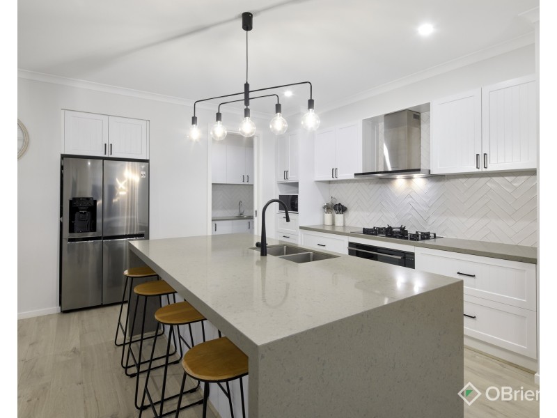 27 Hart Drive, Warragul VIC 3820