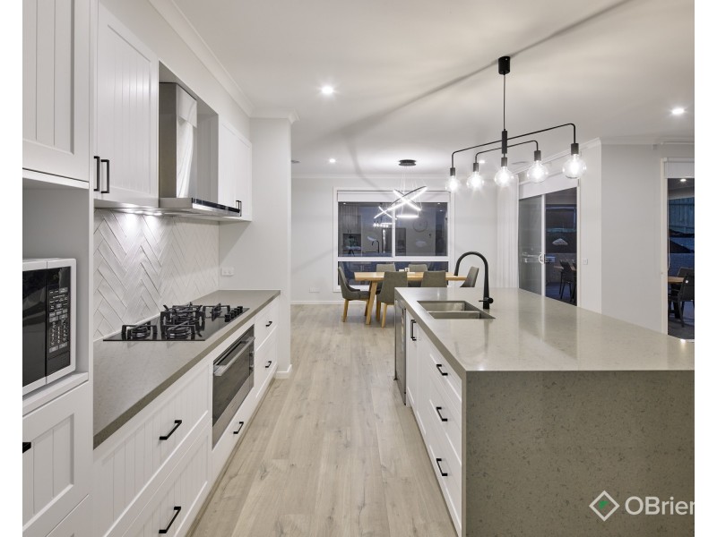27 Hart Drive, Warragul VIC 3820