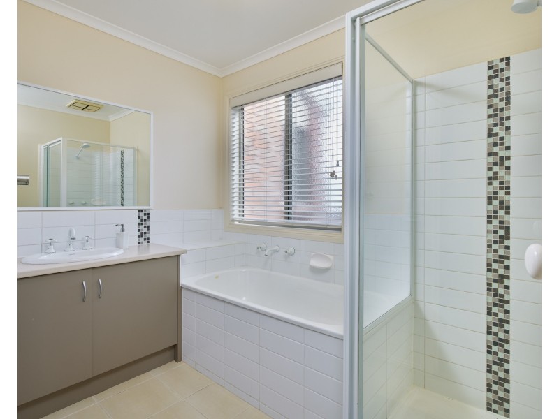20 Palm Square, Drouin VIC 3818