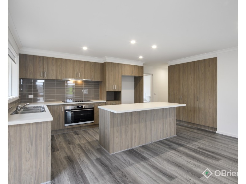 2B Edward Street, Drouin VIC 3818