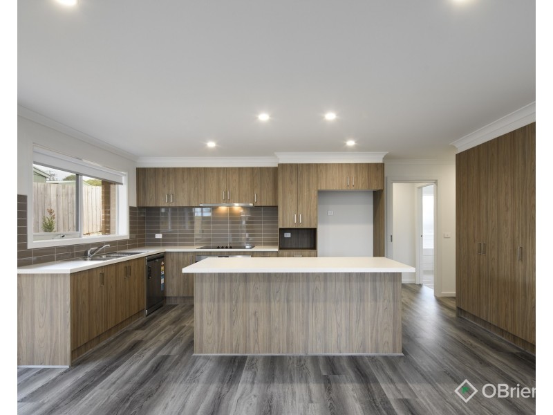 2B Edward Street, Drouin VIC 3818