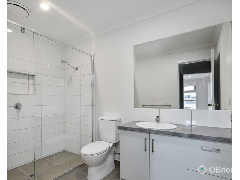 2B Edward Street, Drouin VIC 3818