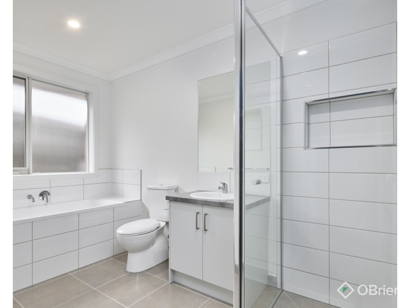 2B Edward Street, Drouin VIC 3818