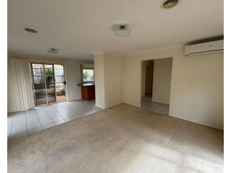 1/2 Cameron Court, Drouin VIC 3818