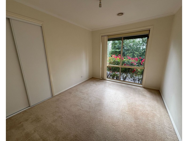 1/2 Cameron Court, Drouin VIC 3818