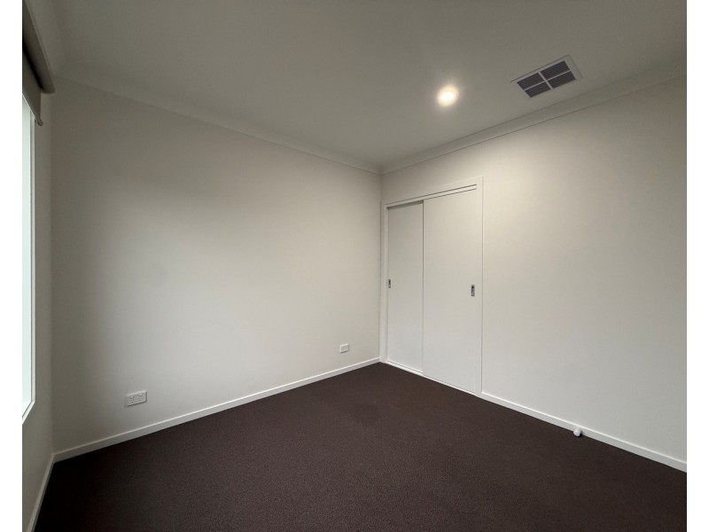 12 Avon Street, Warragul VIC 3820