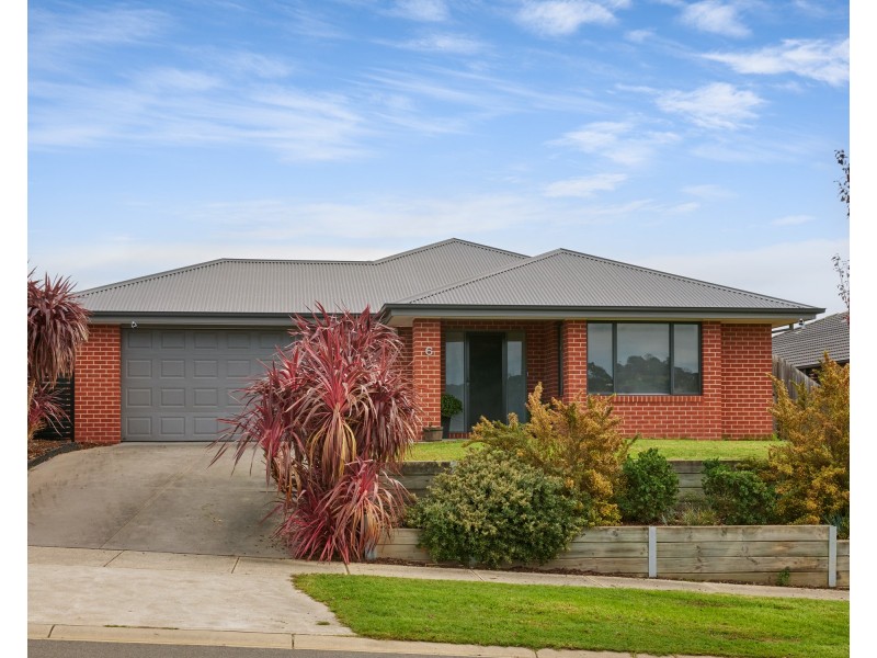 6 Byron Drive, Drouin VIC 3818