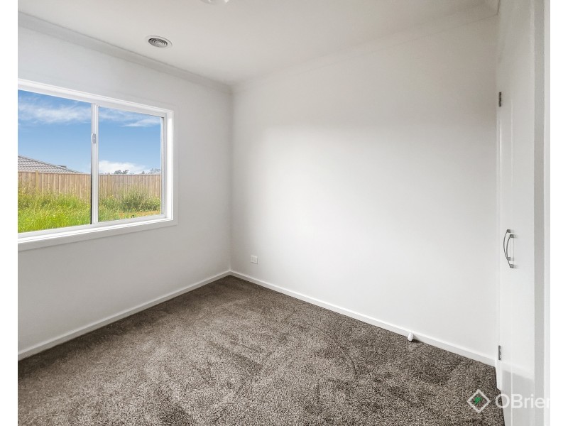 7 Snows Hill Avenue, Warragul VIC 3820