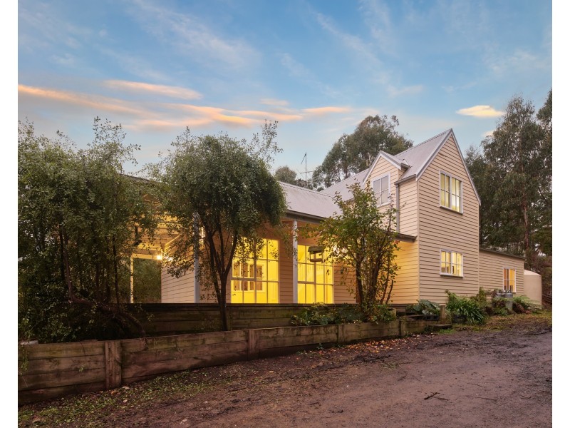 2637  Willow Grove Road, Hill End VIC 3825