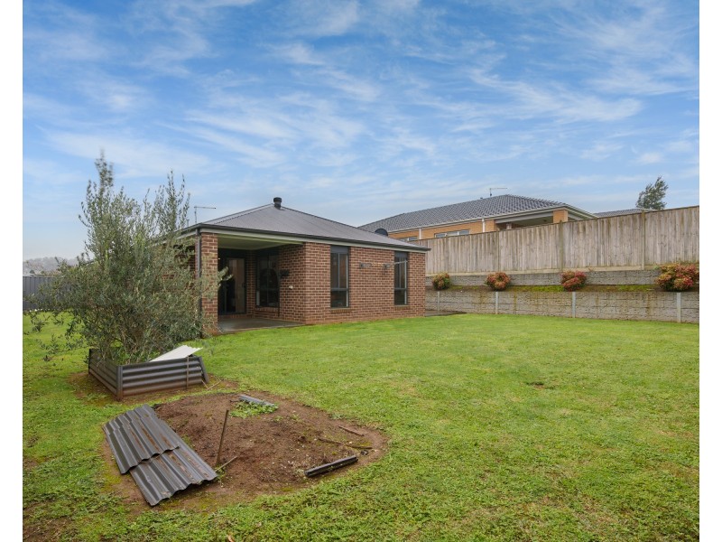 15 Buckland Drive, Warragul VIC 3820