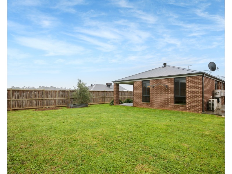 15 Buckland Drive, Warragul VIC 3820