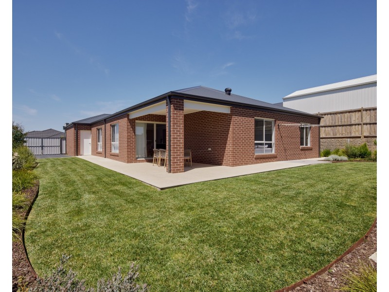 23 Newton Avenue, Warragul VIC 3820