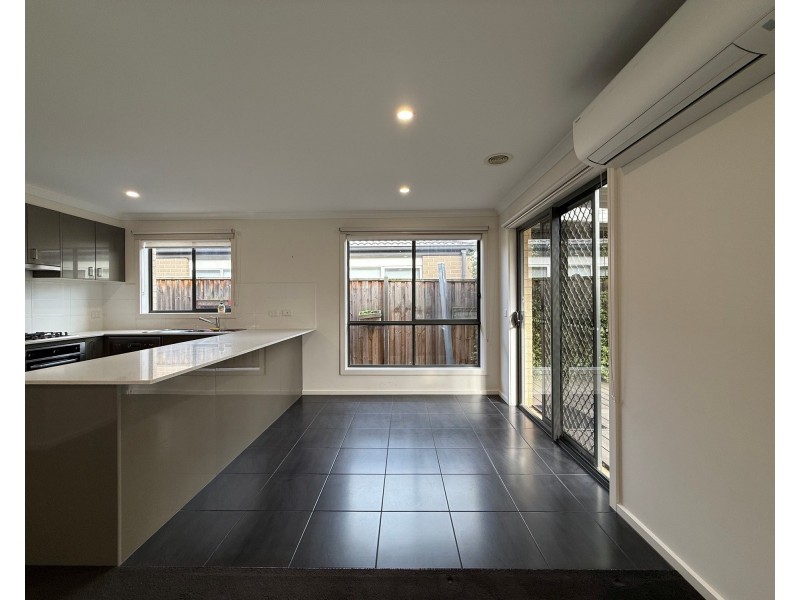 14/98 Lampard Road, Drouin VIC 3818