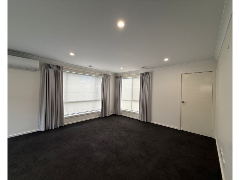 14/98 Lampard Road, Drouin VIC 3818
