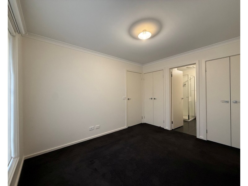 14/98 Lampard Road, Drouin VIC 3818