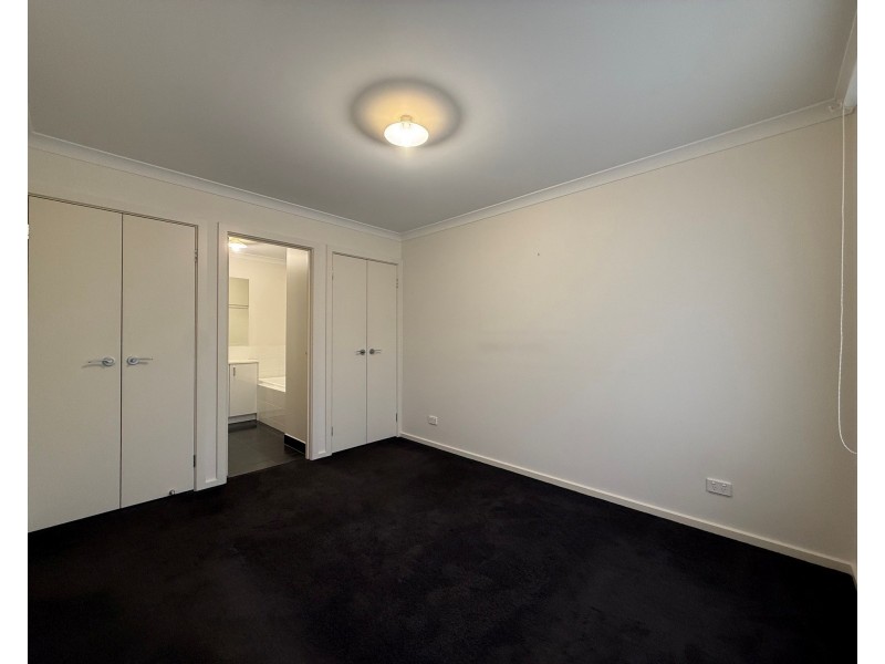 14/98 Lampard Road, Drouin VIC 3818