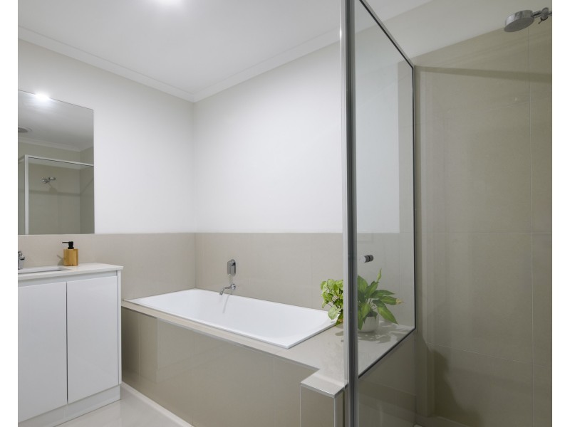 1/18-20 Main South Road, Drouin VIC 3818