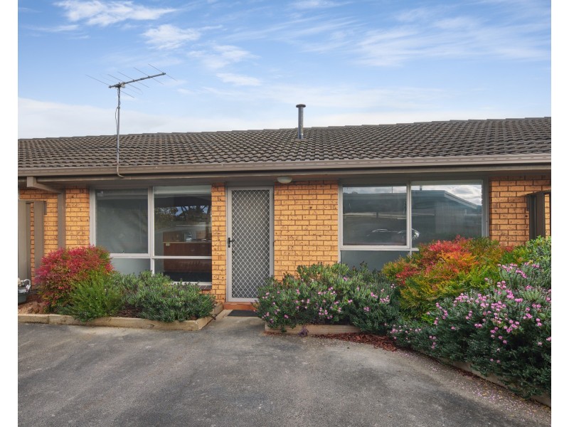 2/11 Archibald Crescent, Warragul VIC 3820