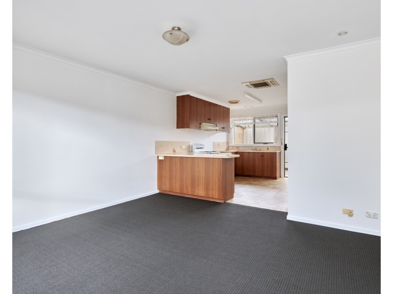 2/11 Archibald Crescent, Warragul VIC 3820