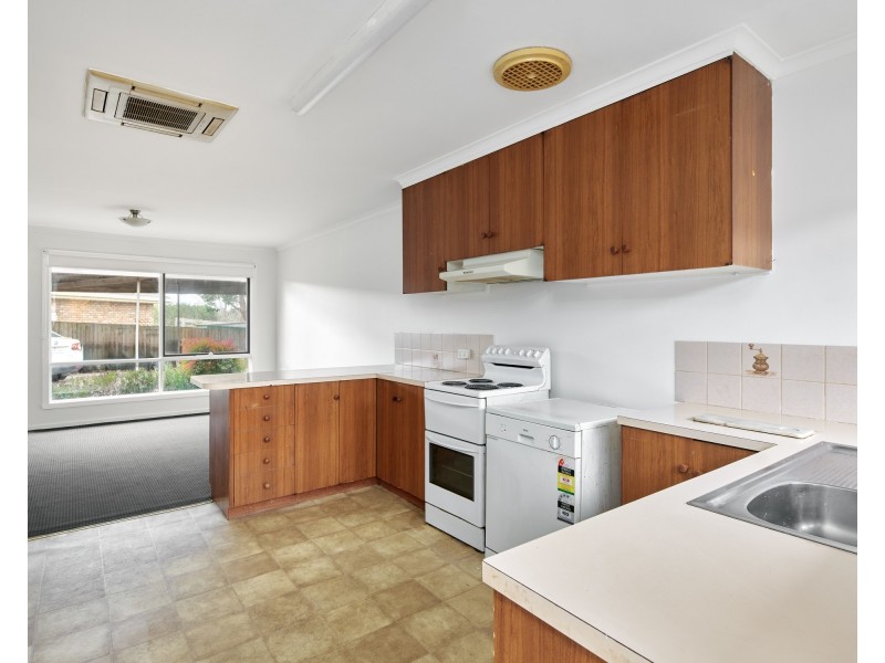 2/11 Archibald Crescent, Warragul VIC 3820
