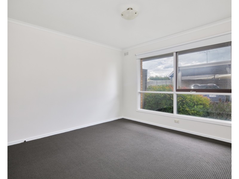2/11 Archibald Crescent, Warragul VIC 3820