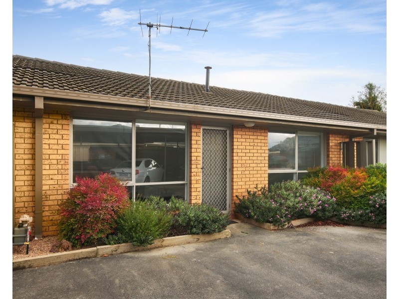 2/11 Archibald Crescent, Warragul VIC 3820