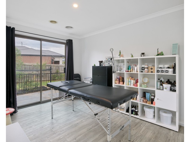 5 Hogan Court, Drouin VIC 3818