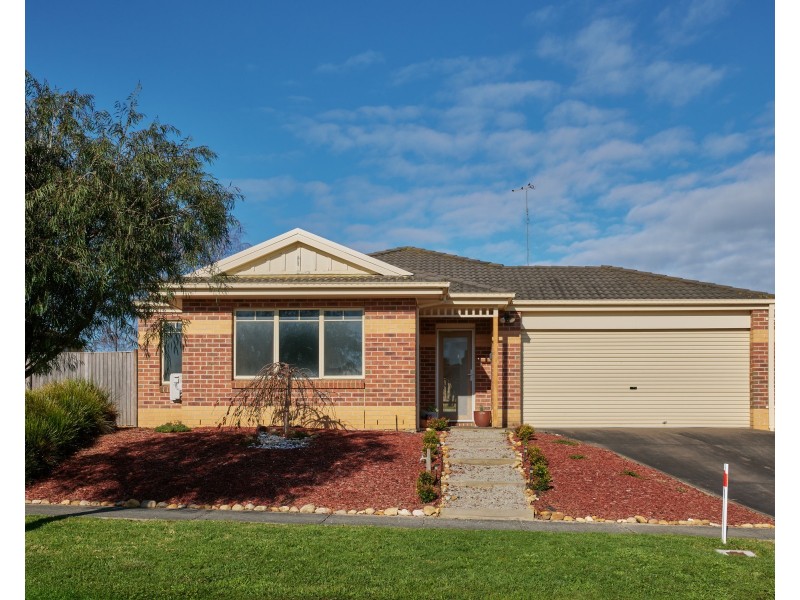 25 Harmon Drive, Drouin VIC 3818