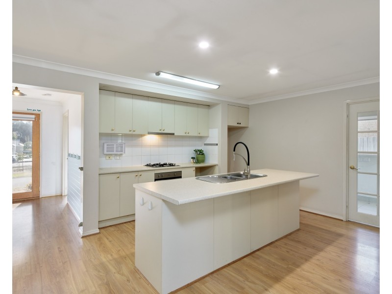 25 Harmon Drive, Drouin VIC 3818