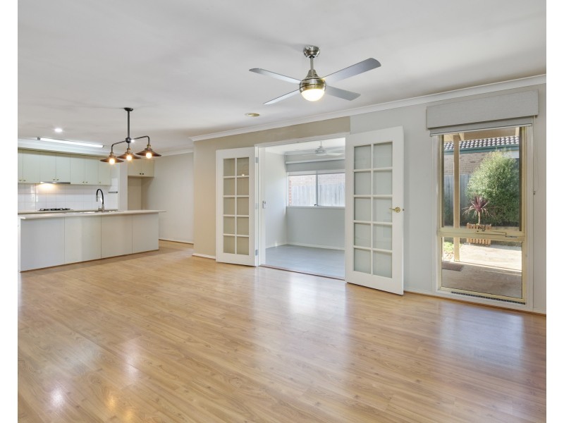 25 Harmon Drive, Drouin VIC 3818