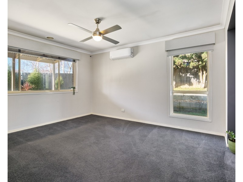 25 Harmon Drive, Drouin VIC 3818