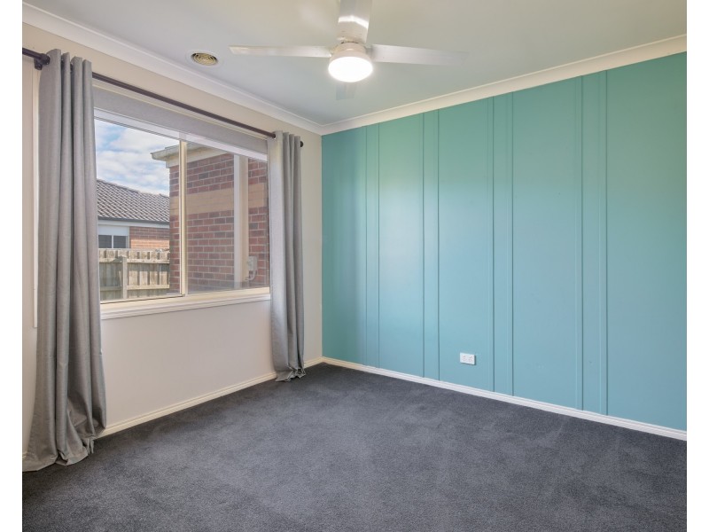 25 Harmon Drive, Drouin VIC 3818