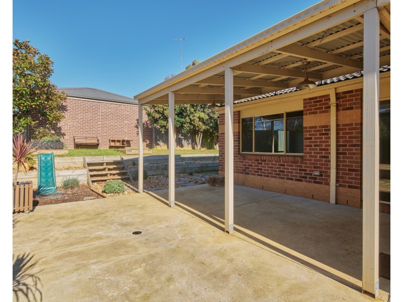 25 Harmon Drive, Drouin VIC 3818