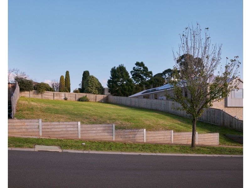 21 Timbertop Crescent, Drouin VIC 3818
