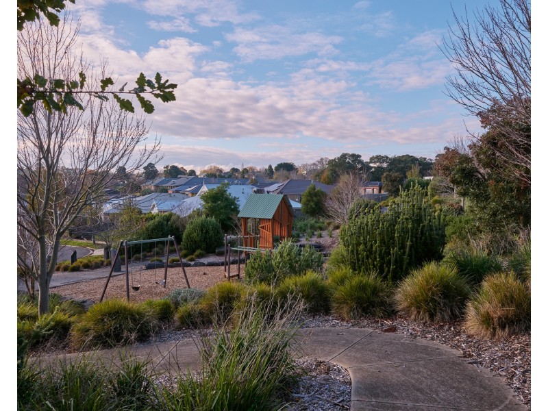 21 Timbertop Crescent, Drouin VIC 3818