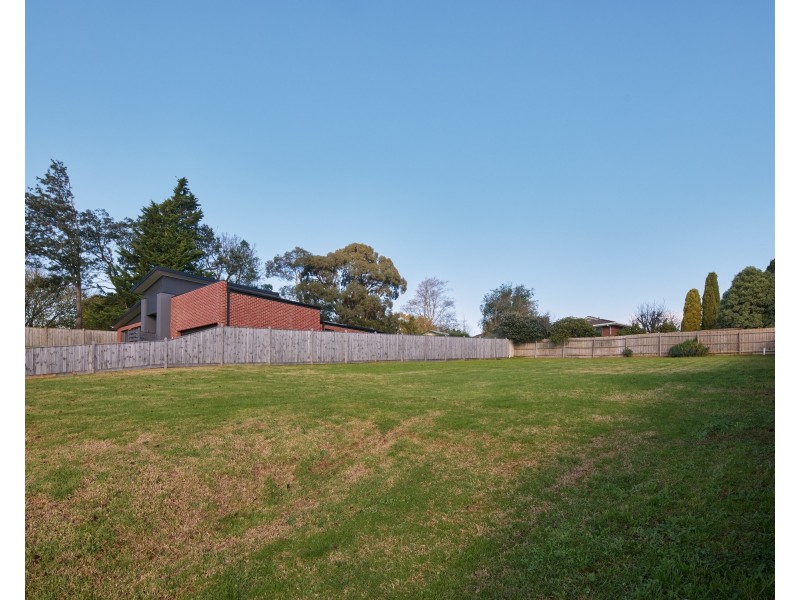 21 Timbertop Crescent, Drouin VIC 3818
